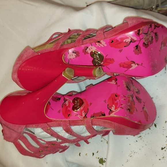 Betsey Johnson pink suede heels 👠 - Picture 8 of 12